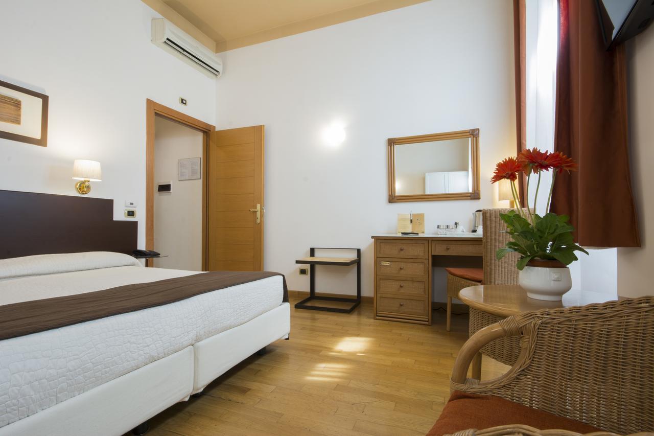 Piazza Paradiso Accommodation Siena Exteriör bild