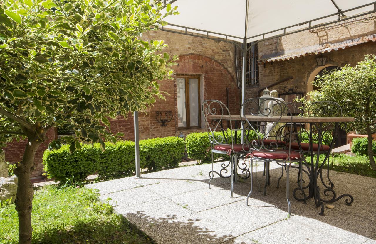 Piazza Paradiso Accommodation Siena Exteriör bild