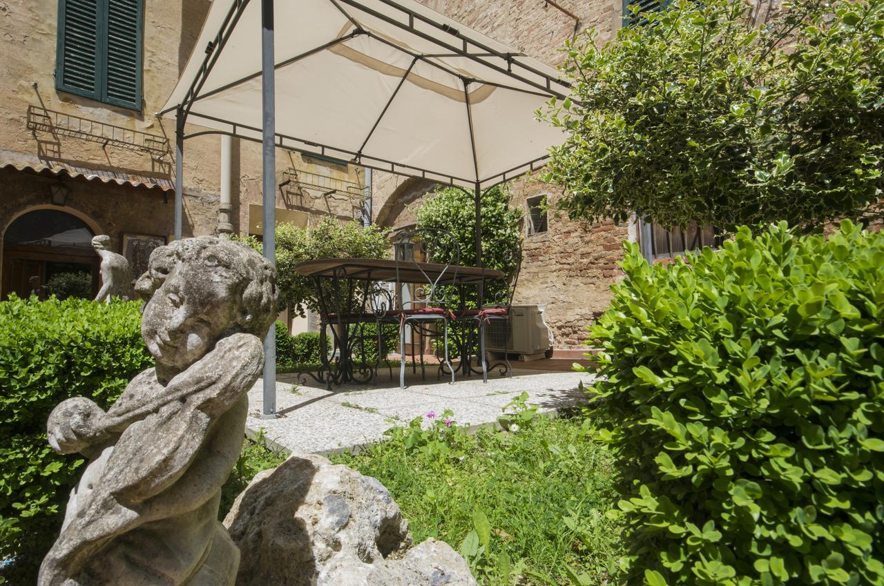 Piazza Paradiso Accommodation Siena Exteriör bild